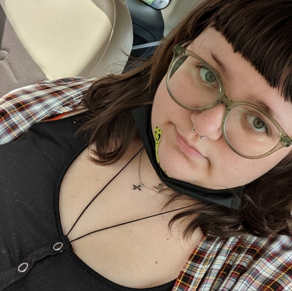 Meet your Posher, Alex - Picture 1 of 3